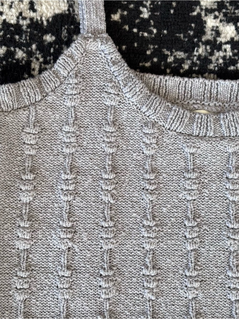 Gray Textured Sweater Knit Tank Top Small - Picture 2 of 4